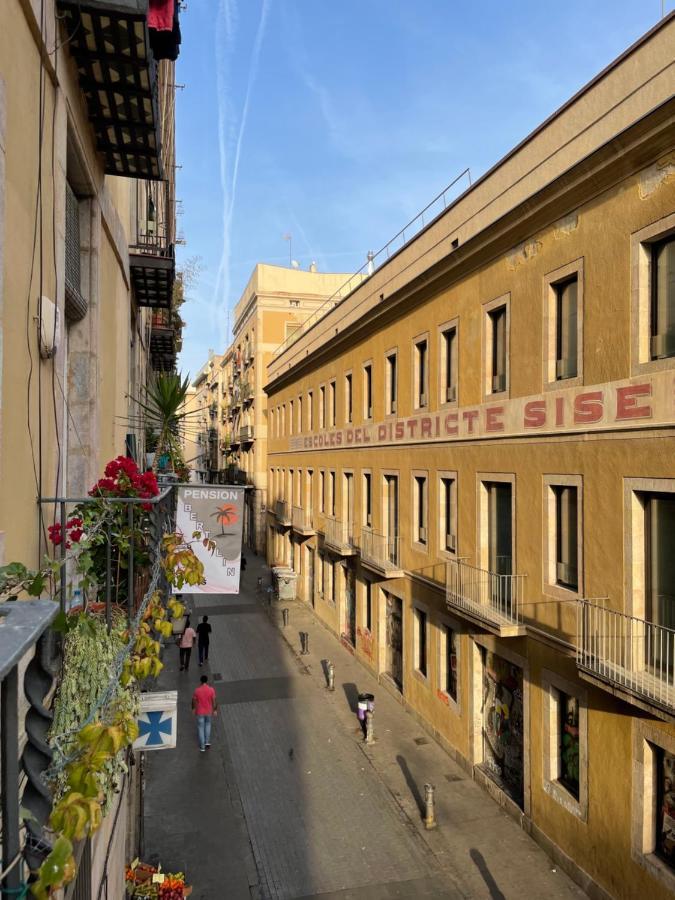 Pension Bertolin Barcelona Bagian luar foto