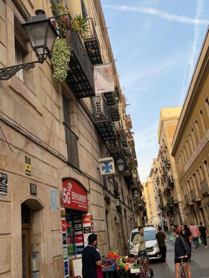 Pension Bertolin Barcelona Bagian luar foto