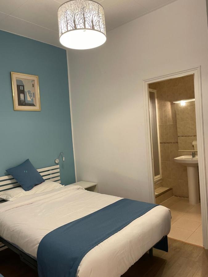 Pension Bertolin Barcelona Bagian luar foto