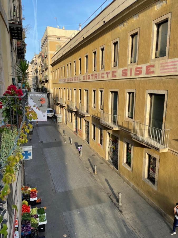 Pension Bertolin Barcelona Bagian luar foto