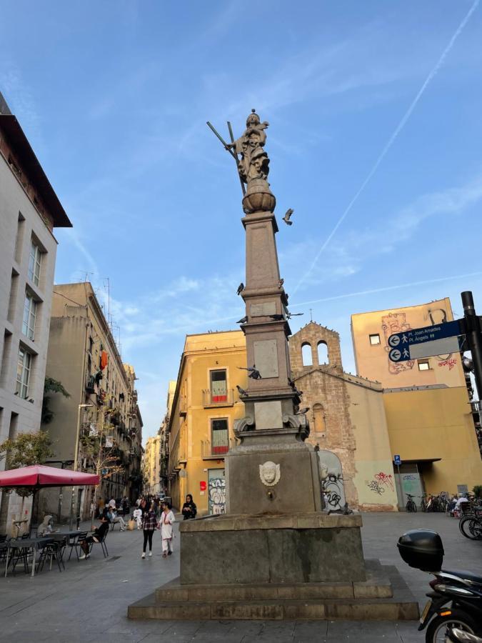 Pension Bertolin Barcelona Bagian luar foto