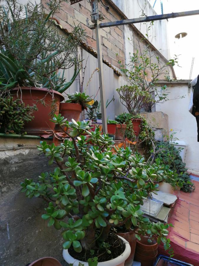 Pension Bertolin Barcelona Bagian luar foto